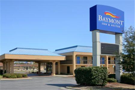 Baymont By Wyndham Greenville Exterior photo